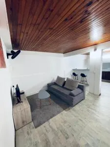 T2 confortable à Acajou Lamentin - Chambort