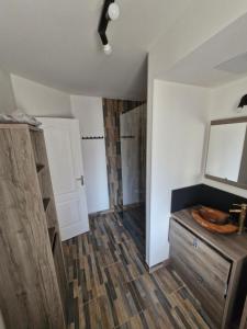 Appartements Vacances en famille 4 etoiles a 30min des pistes de Ski Mont Dore Sancy : photos des chambres