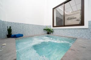 4BR villa W Jacuzzi Heart of Patong