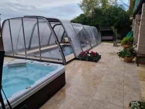 Naomi's - 罗什平纳