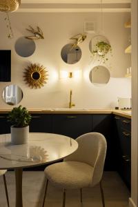 Romantic Studio Hoża Downtown