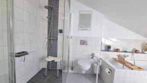 CEC-Spezial, 2 Wohnungen nebeneinander, bis 12 Personen, Klimaanlage, Parkplätze