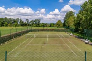 Maisons de vacances Manoir de Valmont - Court de tennis : photos des chambres