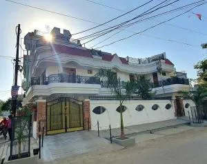 Shanti Villa - Jhūsi