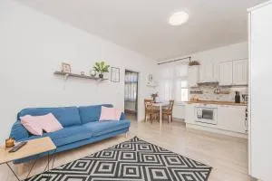 1BD Apartment on Masarykovo Square - Bathtube, Desk & Chair, Free Wi-Fi - 赫拉德茨 - 克拉洛韦