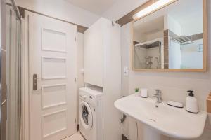 1BD Apartment on Masarykovo Square - Bathtube, Desk & Chair, Free Wi-Fi