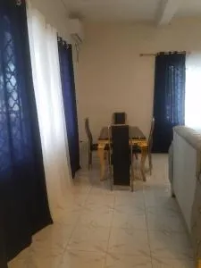 R & S GUESTS House - Bota