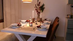 Wolf Street Gem, Free Parking n Nearby Bus Stop