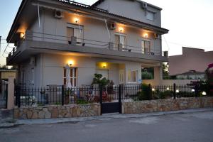 Pefki Studios Evia Greece