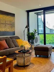 Boulevard Retreat 2b2b Apt in Melbourne with pool - Melbourne