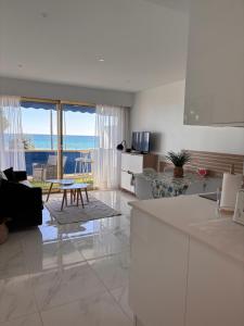 Appartements Front de mer,plage, piscine, parking : photos des chambres