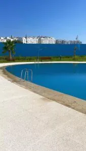 Elegant appartement avec un accès piscine, jardin, parking sous sol gratuit sur place, et d'une wifi haut débit de la fibre optique - Hajreien