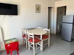 Appartement T2, 4 personnes, climatisé, avec piscine, Village de la Mer