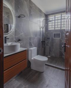 Skyhut Boutique House Rooftop with LED-LIT DOME & Private Pool - Nairobi