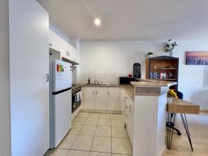 Big Apartment Free Wifi Gated Parking Aircon