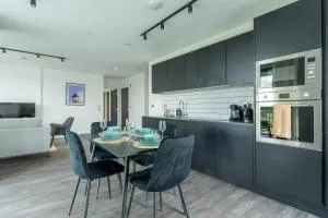 Mitre Punks by Artsy - Willesden