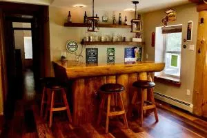 5Bedrooms,BigBoulder&JackFrost Ski, Hottub,SplitRock WaterPk,Linens! - Towamensing Trails