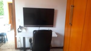 Alugo quarto com internet