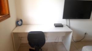 Alugo quarto com internet