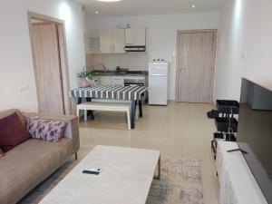 Atlantic studio in Atlantic Plaza with Free parking , Available public bus to,from casa port station and downtown