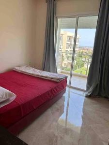 Beautiful apartment with pool & beach nearby