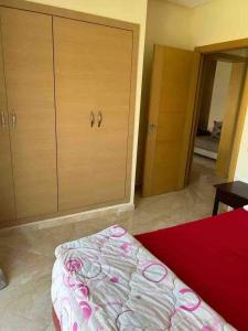 Beautiful apartment with pool & beach nearby