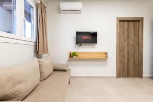 Zeus 2bd 2 minutes walk from Larissas station