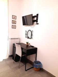 -L Oasi Del Turista, Room 4- CENTRAL STATION