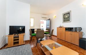 Amazing Apartment In Gornji Karin 