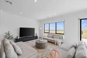 Golf Club Mystic Tides by Ready Set Stay - San Remo