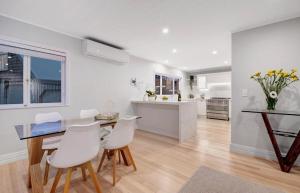 Manly Beach - Private 3 Bedroom - small dog friendly - Sailing Club