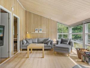 Holiday home with spacious garden