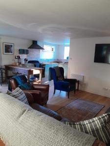 Wee Blue Hoose