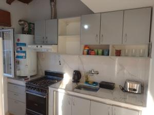 "Stay Neuquen" Depto Corporativo y familiar, 3 Dorm, Garaje privado, Terraza con Parrilla "Pax 6"