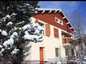 Chalets Chalet calme 11 pers. renove, proche pistes, jardin, parking - FR-1-592-77 : photos des chambres