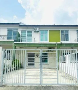 Puthaz Homestay - Kampong Padang Keladi