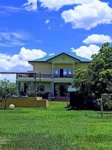 Elenem Resort - Arayat