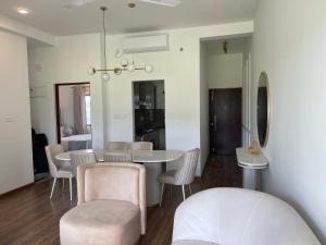 Luxury Golf Apartment