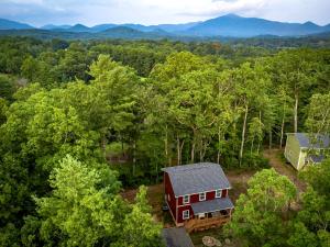 Serene retreat minutes from downtown Asheville