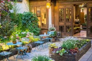 Big Tree Guesthouse - Naxi old style - ليجيانغ