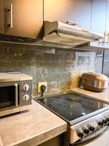 Stunning Sunset Retreat at Eton Bayview II 2pax