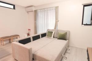 Direct to Namba, Umeda ,Airport! New house!3mins to subway!