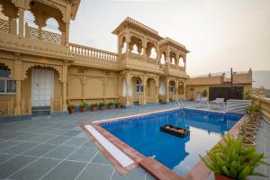 ELIVAAS Amber Royale 3 BHK with Pvt Pool & Terrace