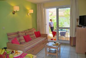 Villages vacances Lagrange Grand Bleu Vacances – Residence Le Village des Aloes : Appartement (8 Personnes)