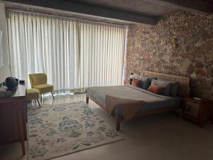 Kesar Farm House on the Lake