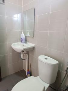 KaLong Bay Homestay Dahlia Tepi Pantai