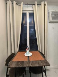 Explore Manila Trendy 1BR unit in Birch Tower