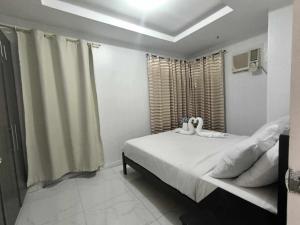 Explore Manila Trendy 1BR unit in Birch Tower