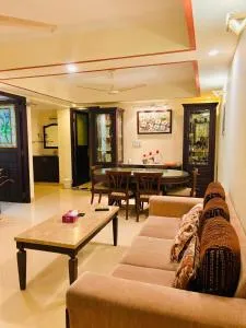 LUXUS INN JA - Sapphire Suite - Kattakkada