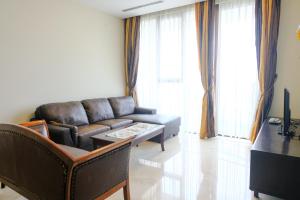 Spacious Designed 2BR Dago Butik Apartment By Travelio